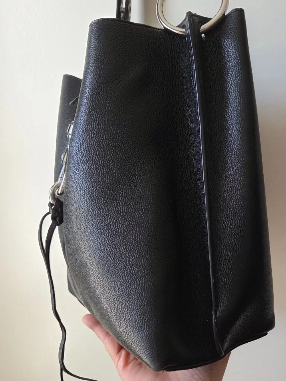 EUC LIKE NEW REBECCA MINKOFF BLACK GENUINE LEATHER MEDIUM BUCKET STYLE BAG